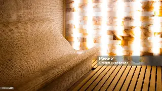 桑拿房的秘密：揭秘桑拿设备选购与维护，打造舒适体验 特色图片