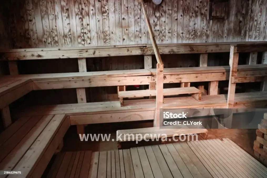 专业按摩师进行手法操作